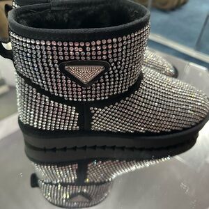 Cape Robbin rhinestone Black Furry Interior Boots 11 like new